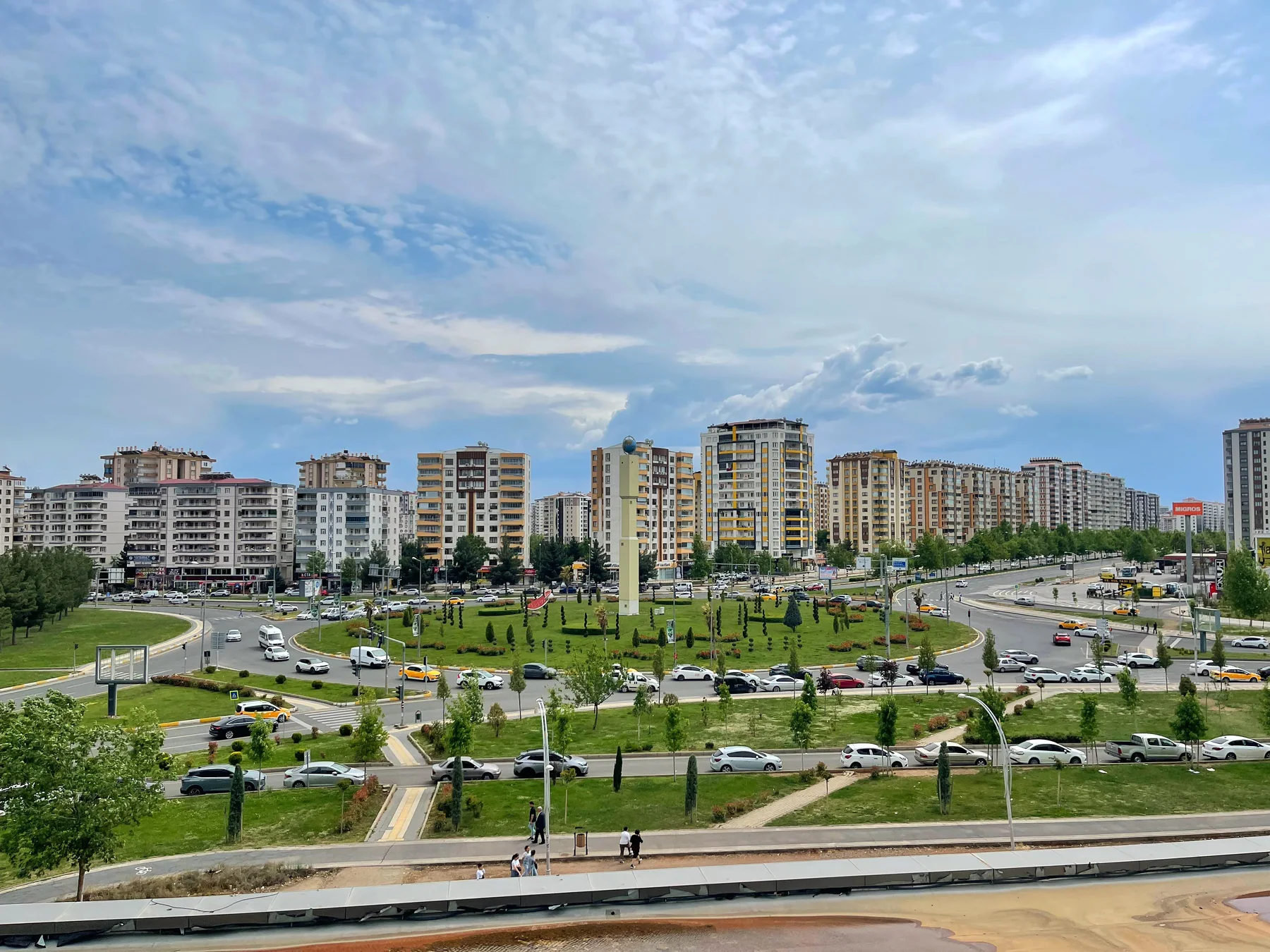Diyarbakır şehir manzarası ve ofis çevresinden görünüm
